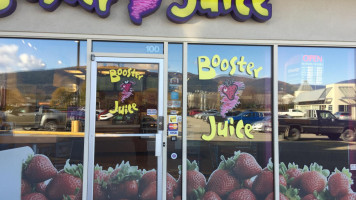 Booster Juice outside