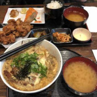 Uchida Eatery / Shokudou inside