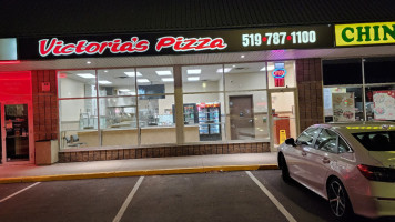Victoria's Pizza outside
