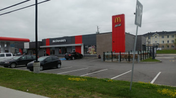 Mcdonald's outside