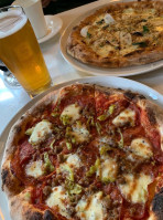 Faro Handcrafted Pizza And Tasting Room food