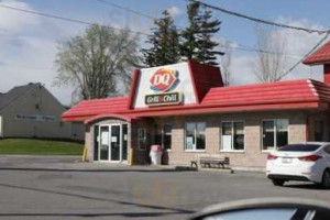 Dairy Queen Grill Chill outside