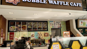 Bubble Waffle Café inside