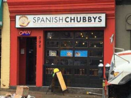 Spanish Chubby's outside