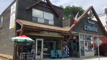 Canoe Fresh Food Market outside