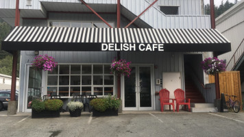 Delish Cafe outside