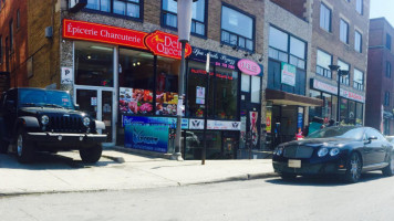 Deli Queen outside