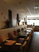 Ithai Thai And Asian Cuisine inside