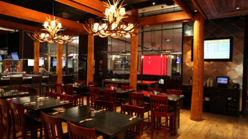 Archibald Microbrasserie Resto Pub Aéroport De Montréal inside