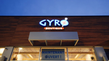 Gyro Boutique- Kirkland inside