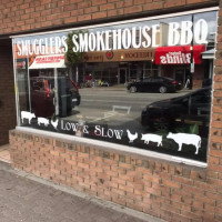 SMUGGLERS SMOKE HOUSE Downtown Penticton food