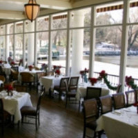 Boathouse Riverside Patio inside