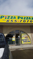 Pizza Pazzaz outside