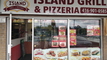 Island Grill Pizzeria outside
