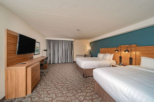 Wyndham Garden Niagara Falls Fallsview inside