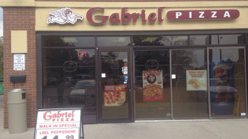 Gabriel Pizza food