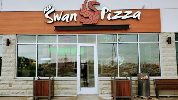 Red Swan Pizza Yorkton food
