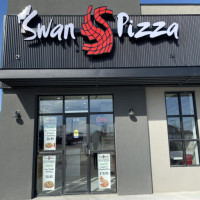 Red Swan Pizza food