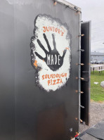 Junior's Handmade Sourdough Pizza outside