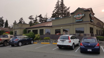 White Spot Central Saanich outside