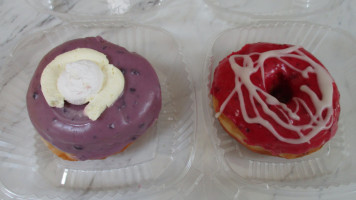 Debrodniks Donuts: Kitchener food