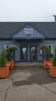 Tipsy Tails Restaurant outside