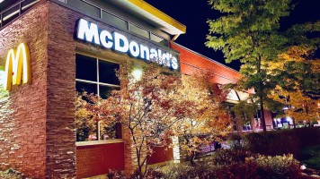 Mcdonald's Restaurants outside