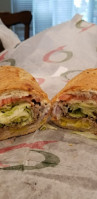 Quiznos food