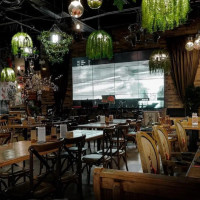 Hutaoli Music Restaurant Bar Toronto inside