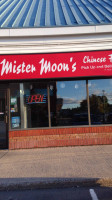 Mister Moon's Chinese Food food