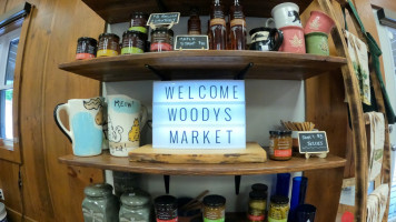 Woody's Market food