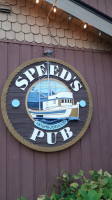 Speed's Pub inside
