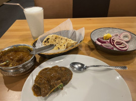 Gian's Indian Cuisine food
