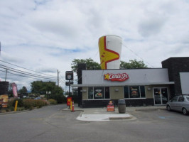 Carl's Jr. outside