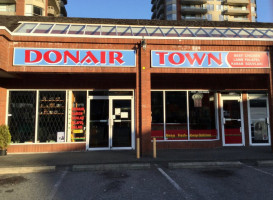 Donair Town outside