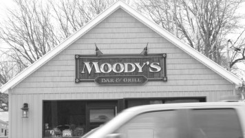 Moody's And Grill outside