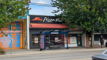 Pizza Hut Vancouver food
