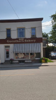 Guenther's Bakery outside