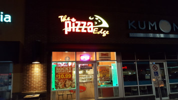 The Pizza Edge food