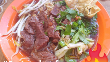 Bangkok Noodle Soup food