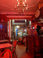 Gîte Et Café-bistro De La Tour inside