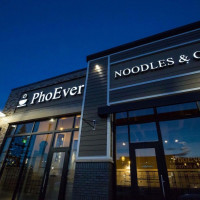 Phoever Noodles Grill food