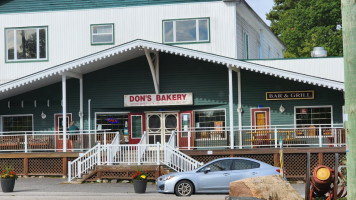 Don's Bakery food
