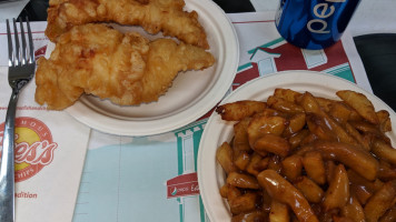 Ches's Fish And Chips food