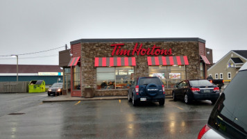 Tim Hortons outside