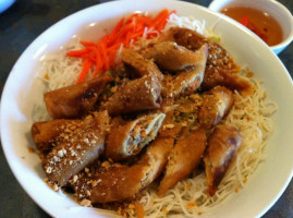 Pho Tai Vietnamese Noodle House food