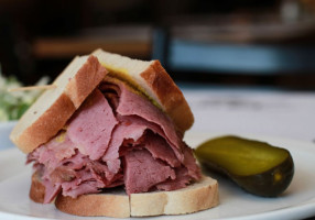 Brynd Smoked Meat food