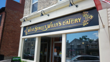 West Street Willy's Eatery outside