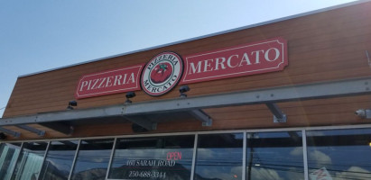 Pizzeria Mercato outside