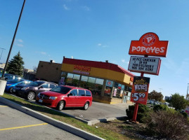 Popeyes Louisiana Kitchen outside